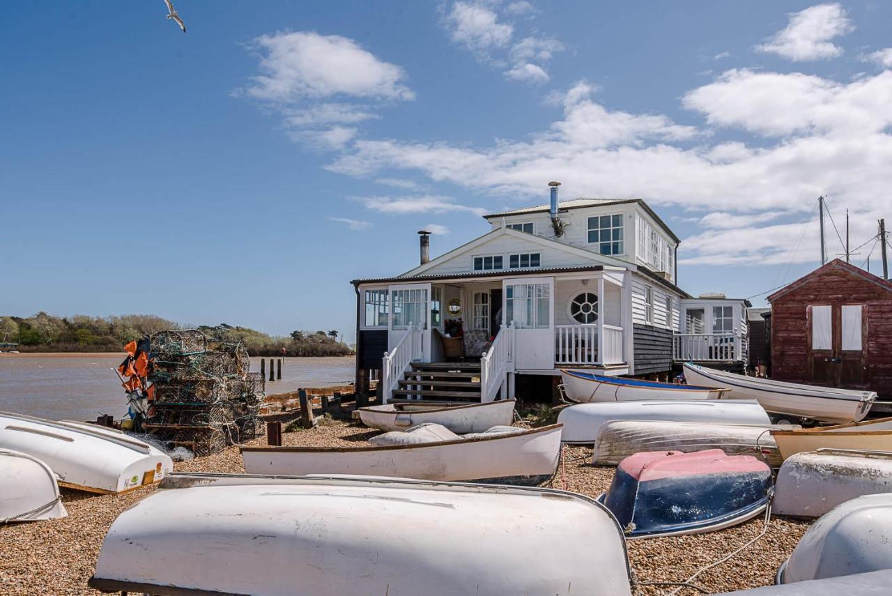 The Boathouse In Felixstowe Ferry - Stunning Waterfront Property Exterior foto