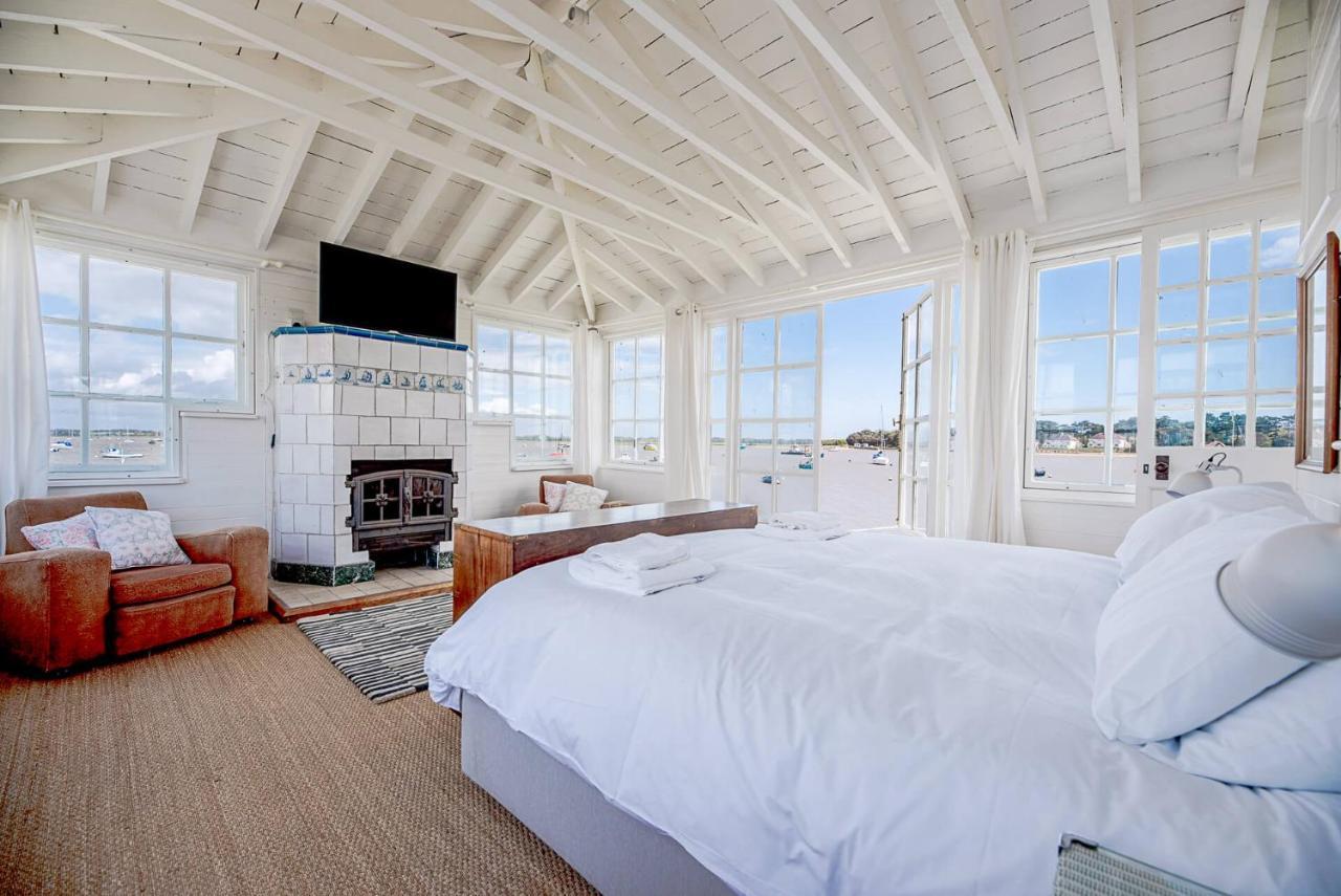 The Boathouse In Felixstowe Ferry - Stunning Waterfront Property Exterior foto