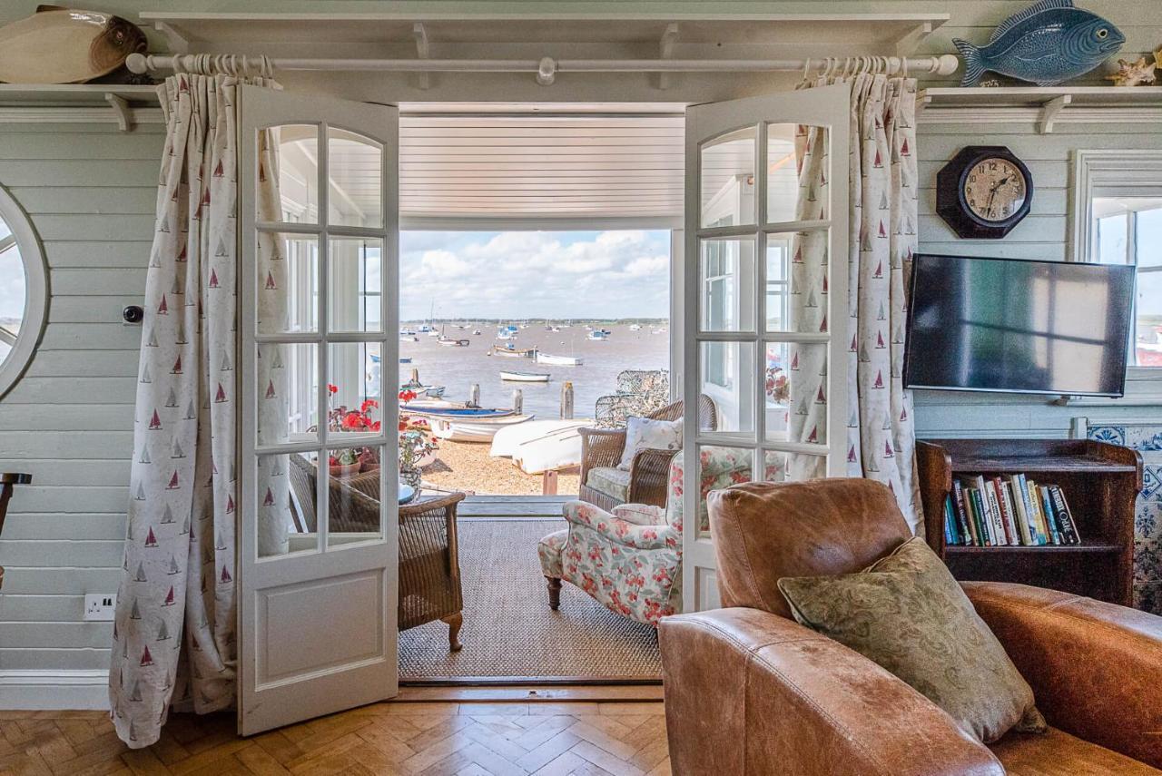 The Boathouse In Felixstowe Ferry - Stunning Waterfront Property Exterior foto